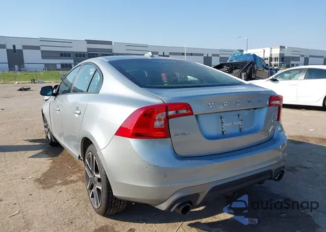 2017 Volvo S60 T5 Dynamic z USA, uszkodzony, nr VIN YV126MFL9H2425498
